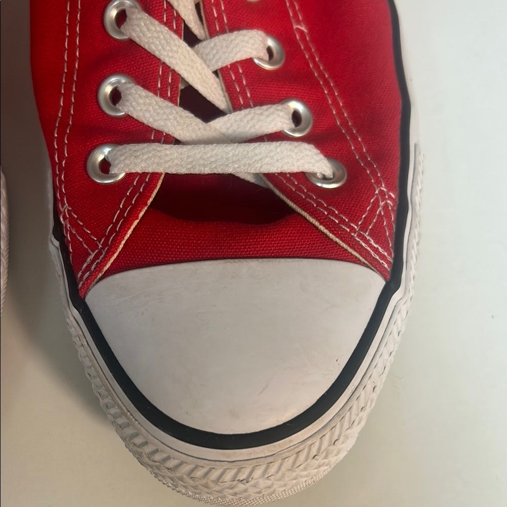 Converse Red & White Low-Top Sneakers Classic Design UNISEX MEN 12/WOMEN 14 - Picture 8 of 10